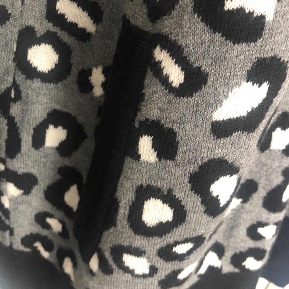 Leopard Print Sweater Jacket Large - image 6